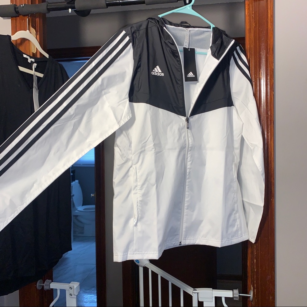 Adidas lightweight jacket - Picture 4 of 5